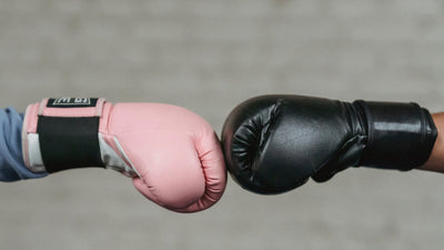 How should Thai Boxing Gloves fit - size and weights