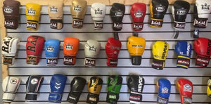 How to Choose the Right Muay Thai Gloves: Your Ultimate Guide - FightstorePro